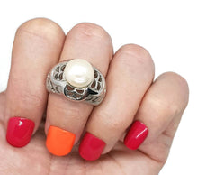 Load image into Gallery viewer, Pearl Ring, 925 Sterling Silver, White Lustre, Matte Silver &amp; Highly polished Silver, size 7 1/2 - GemzAustralia 