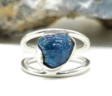 Load image into Gallery viewer, Rough Blue Apatite Ring, Size N, Sterling Silver, Raw Gemstone, Neon Blue Apatite - GemzAustralia 