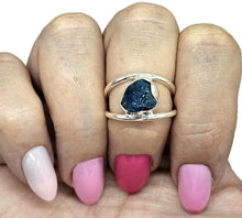Load image into Gallery viewer, Rough Blue Apatite Ring, Size N, Sterling Silver, Raw Gemstone, Neon Blue Apatite - GemzAustralia 