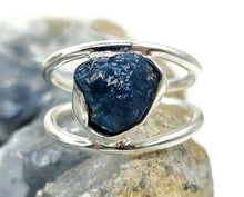 Load image into Gallery viewer, Rough Blue Apatite Ring, Size N, Sterling Silver, Raw Gemstone, Neon Blue Apatite - GemzAustralia 