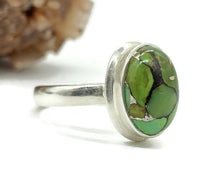 Load image into Gallery viewer, Green Turquoise Ring, Size R 1/2, Sterling Silver, Oval Shaped, Copper Mojave Turquoise - GemzAustralia 