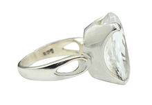 Load image into Gallery viewer, Clear Quartz Ring, Size M, Sterling Silver, 15 carats, Oval Faceted, Psychic Stone, Soul Cleanser, Clarity Gem, Thought Amplifier - GemzAustralia 